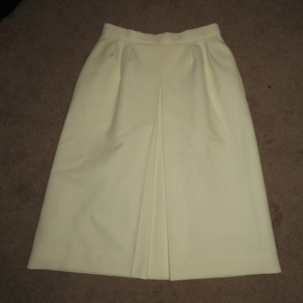 Gorgeous white pleated skirt